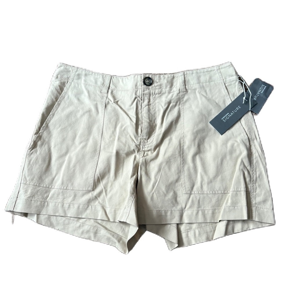 Nordstrom Signature Beige Casual Shorts NEW Sz 6 Tan Women’s Flat Front Pockets